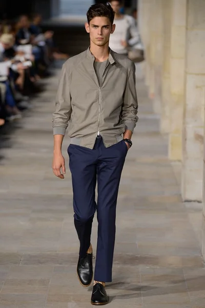 Look 8